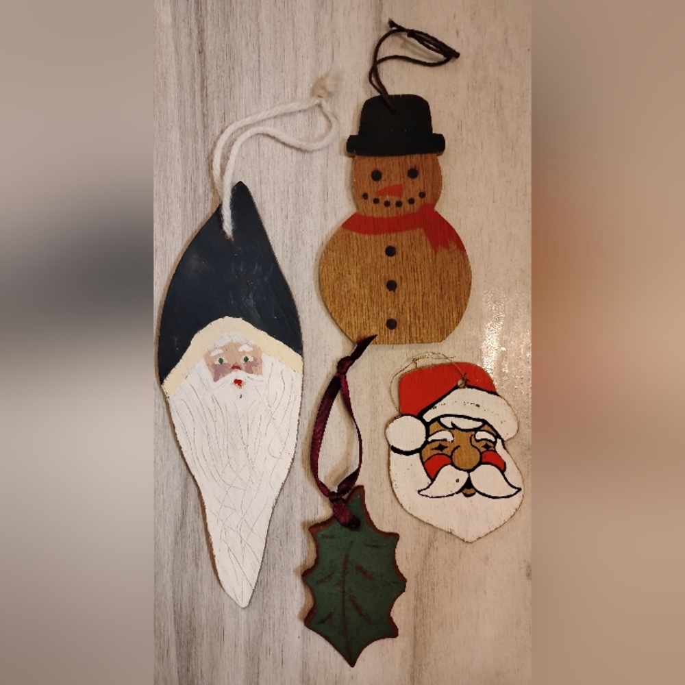 Vintage Hand Painted Wood Christmas Ornaments (4)